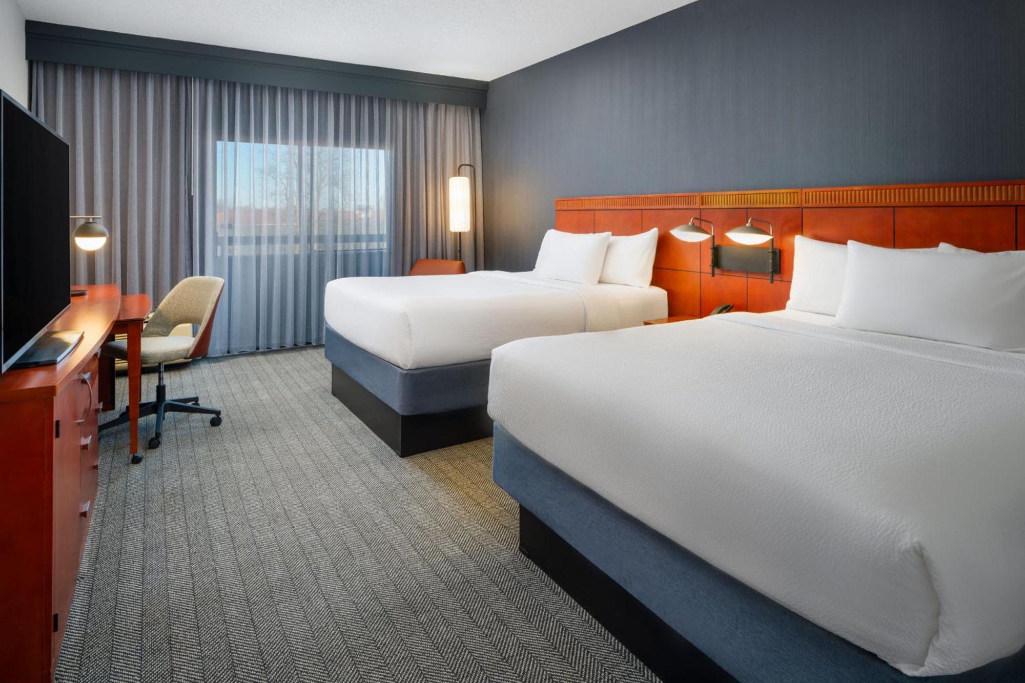 Отель Courtyard Columbus Уортингтон Экстерьер фото