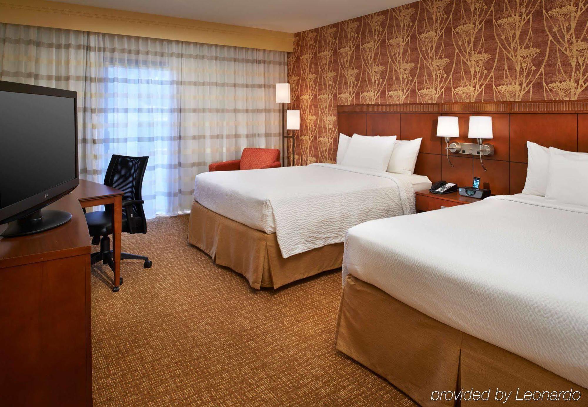 Отель Courtyard Columbus Уортингтон Экстерьер фото