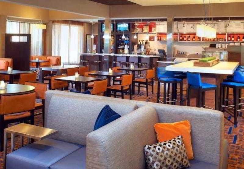Отель Courtyard Columbus Уортингтон Ресторан фото
